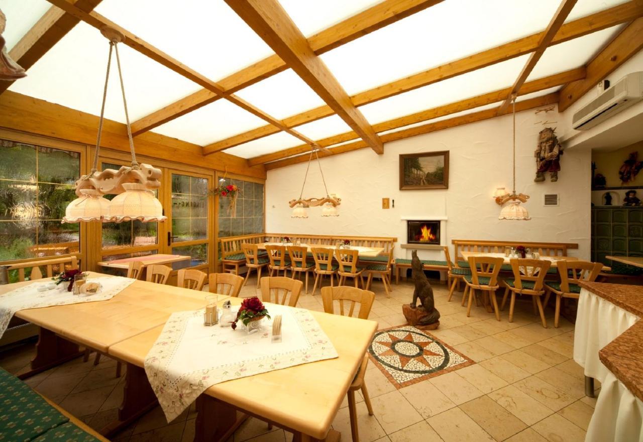 Gasthaus Zur Wolfsschlucht Sugenheim Exterior photo